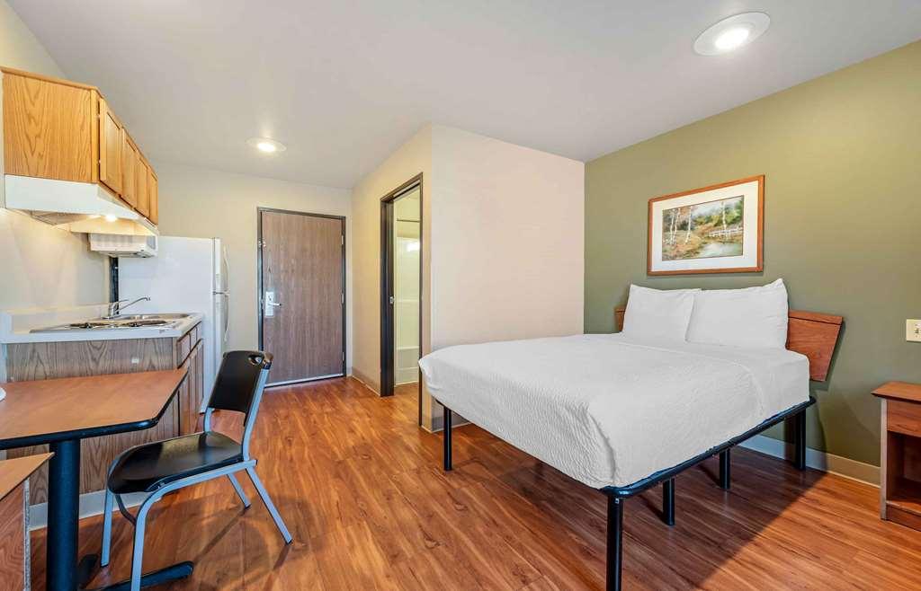 Extended Stay America Select Suites - Colorado Springs - Airport Room photo
